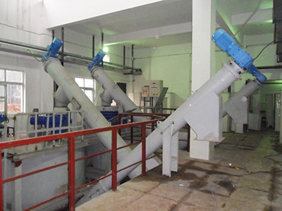 Food waste fermentation feeding system